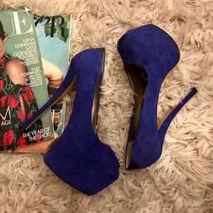 Sky High Peep-toe Pumps